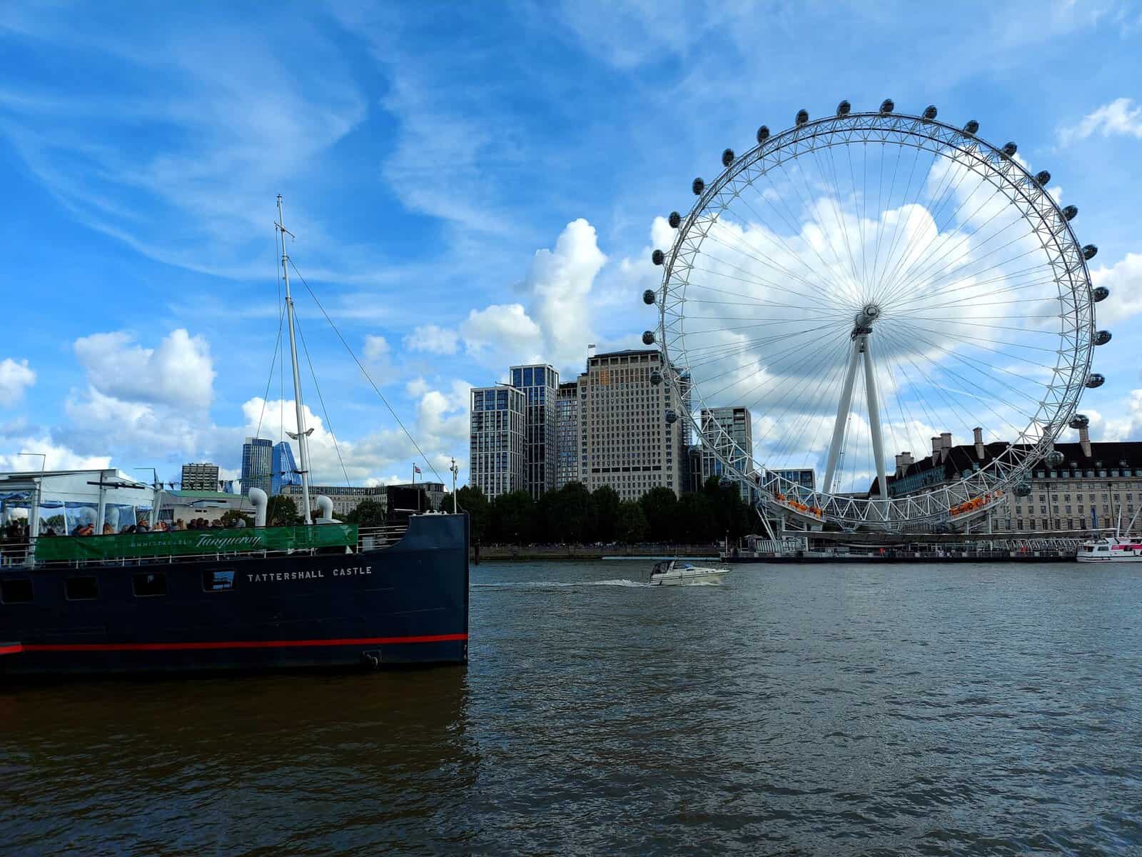 London Eye - A ferris wheel