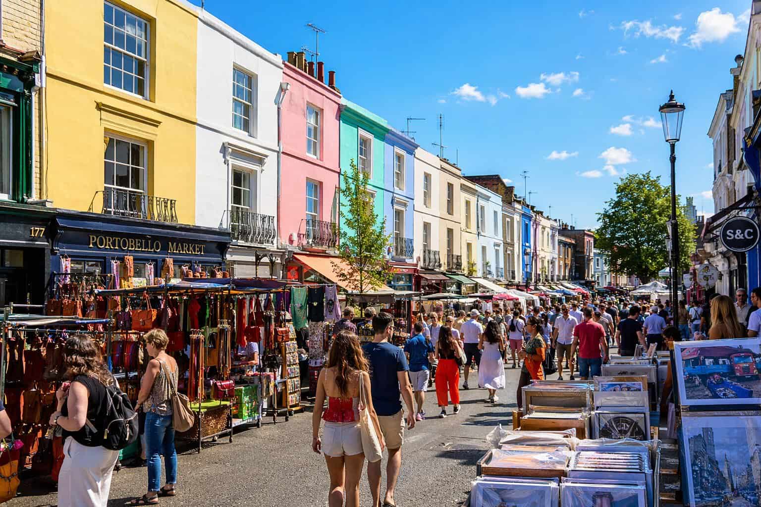 Colourfull market in London with coloured houses and people and antiques